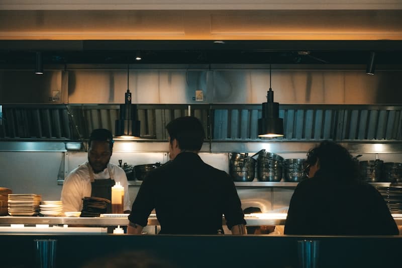 Restaurants & Cafes